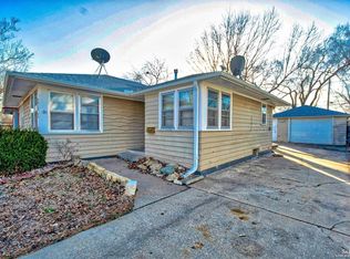 848 Kenison Rd, Salina, KS 67401
