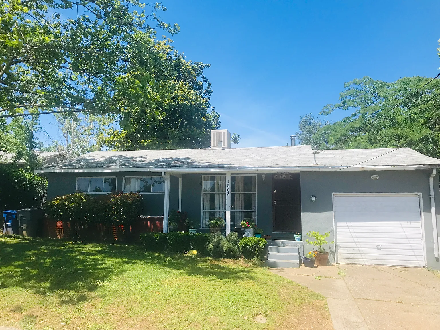1862 Hartnell Ave photo 1