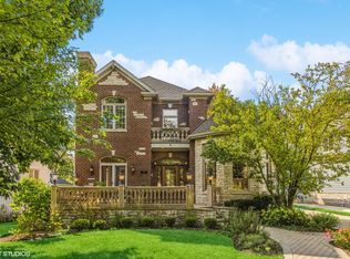 930 Courtland Ave, Park Ridge, IL 60068