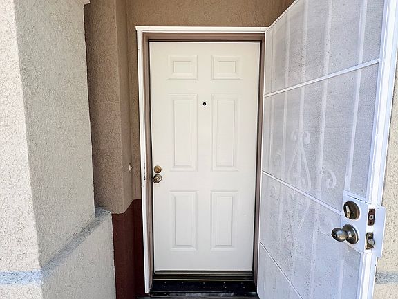 2nd image of 102 Santa Barbara Ct