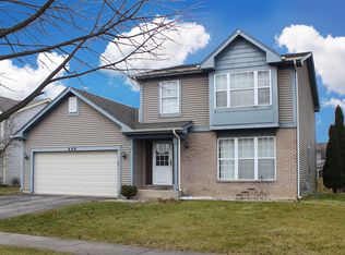 688 Lakewood Farms Dr, Bolingbrook, IL 60490