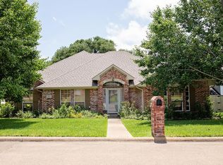 1623 Oxford Dr, Kaufman, TX 75142