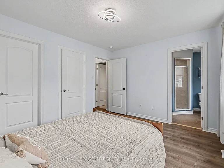 555 Foxlight Cir — Photo 12