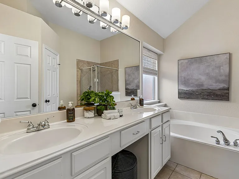 4605 Forest Park Rd — Photo 18