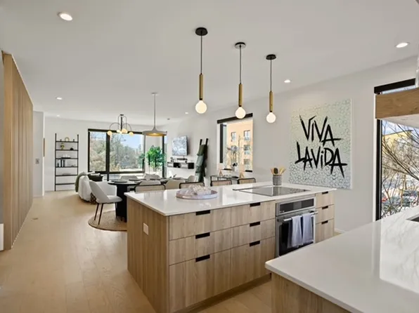 107 E Stone Ave, Greenville, SC 29609