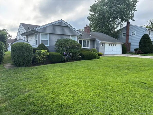 279 E Shore Drive, Massapequa, NY 11758