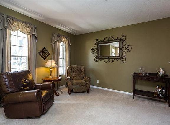 3rd image of 4001 Shawn Cir
