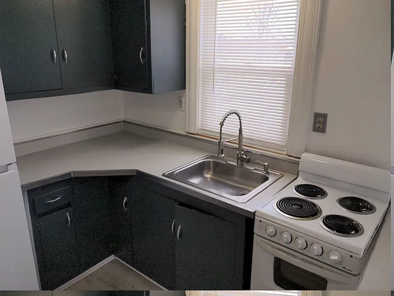 14 Willow St #3 — Photo 3