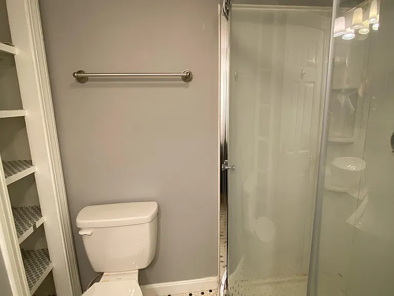 532 E 4th St #1 — Photo 7