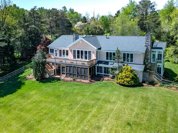 787 Fox Hunt Rd, Glasgow, VA 24555
