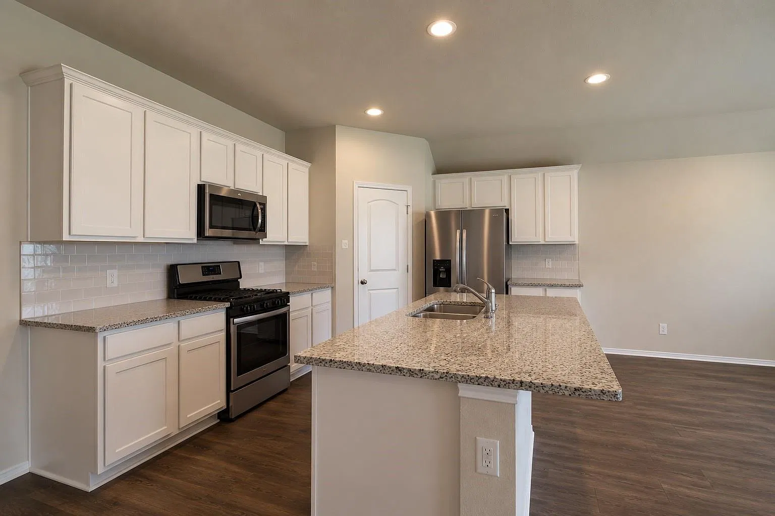 4 bed, 2.0 bath, 1720 sqft, $2,150 — Photo 4