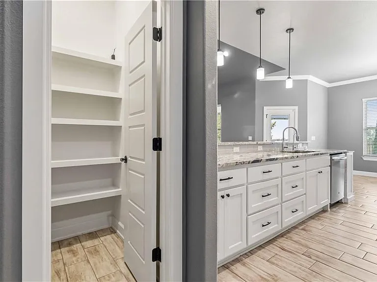 1340 Sweetbriar Cir — Photo 13