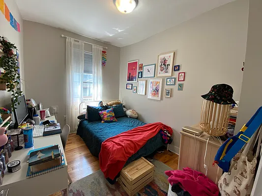 Rented by Mdays Realty | media 18