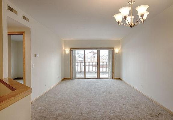 2nd image of 2919 N Harlem Ave APT 208