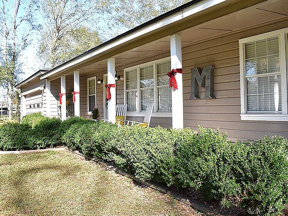 3rd image of 525 Jordan Dr