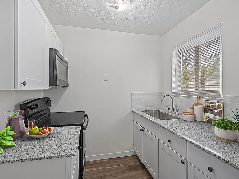 2634 Stanton Ave #6 — Photo 5