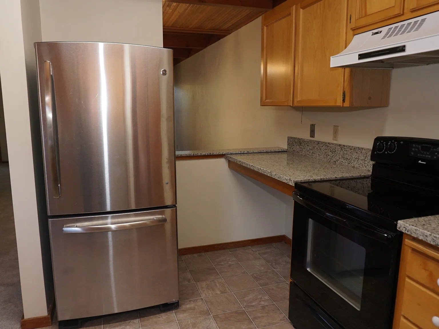 2 bed, 1.5 bath, 1205 sqft, $1,595 — Photo 4