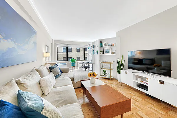 Sold by Bond New York | media 1