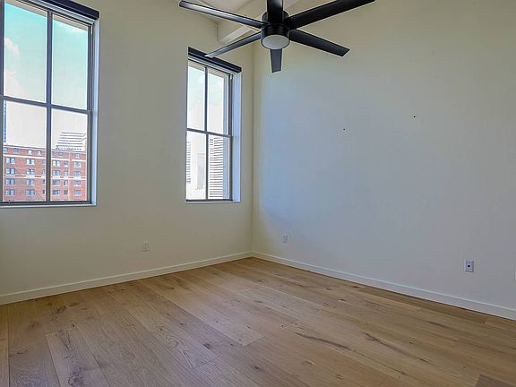 5th image of 400 Pike St Unit 903