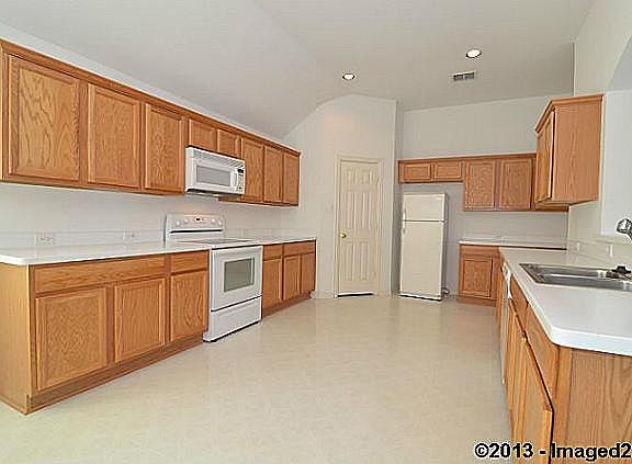 3rd image of 15620 Palo Pinto Dr