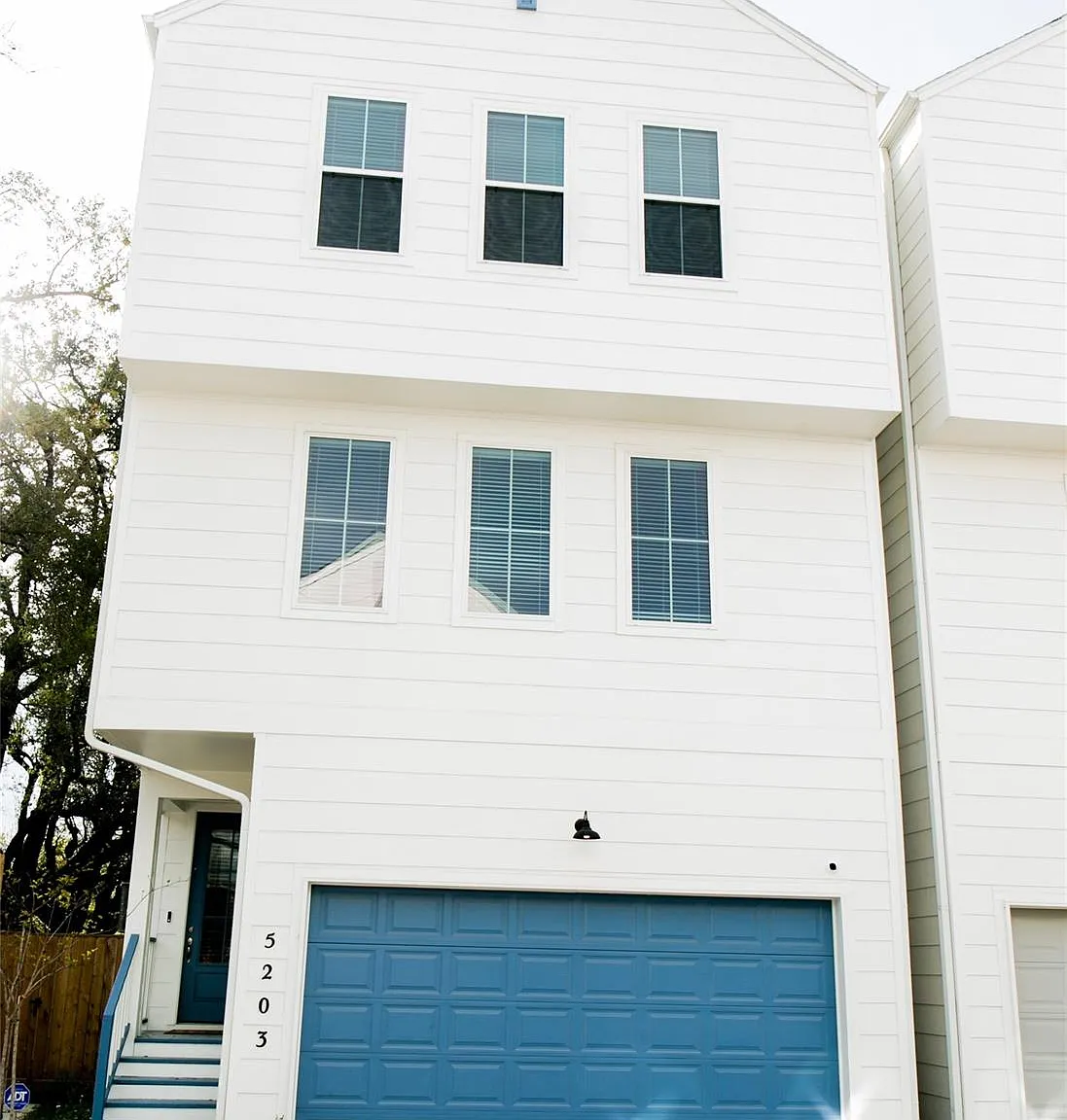 3 bed, 2.5 bath, 1870 sqft, $2,500 — Photo 2