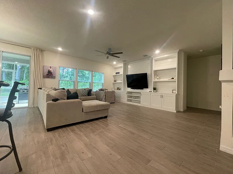 13616 NW 14th Pl — Photo 4