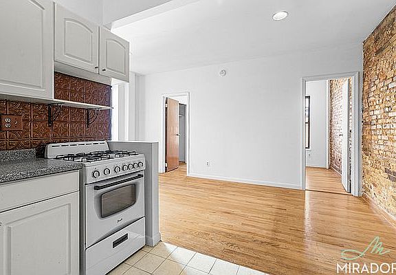5th image of 415 E 75th St #11