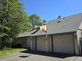 522 NW Woodson Dr, Grants Pass, OR 97526