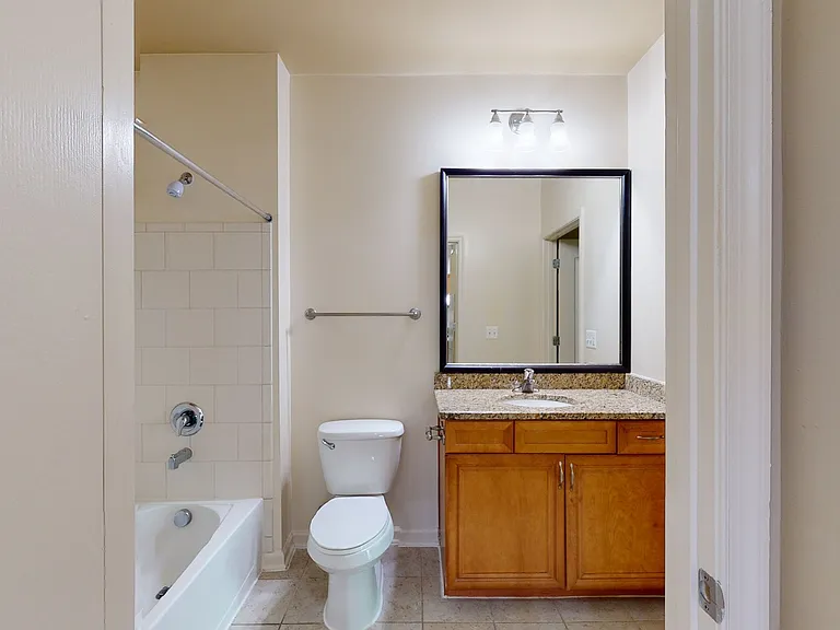 Signal Hill Apartment Homes — Photo 53