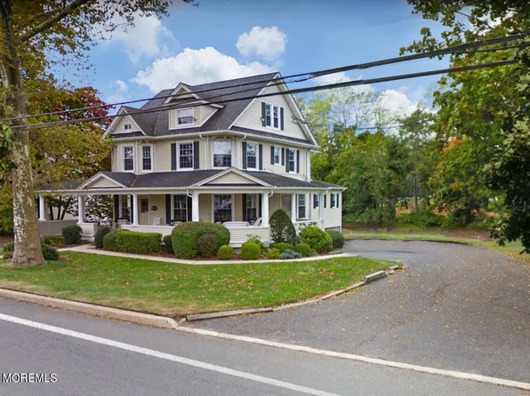 4 S Holmdel Road, Holmdel, NJ 07733