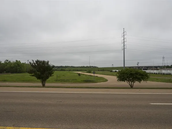 8 Legacy Park Dr, Pearl, MS 39208