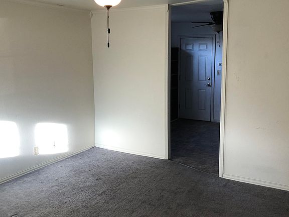 5th image of 102 Estireno St