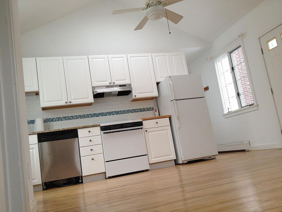 2nd image of 22 Pine Ln