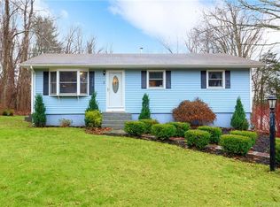 5 Lester Dr, Central Village, CT 06332