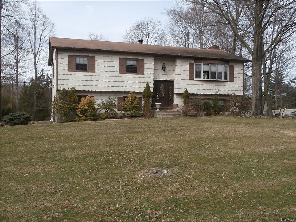 1st image of 7 Overhill Ln