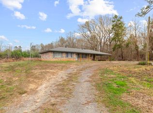 1002 Hillsboro Vfw Rd, Forest, MS 39074
