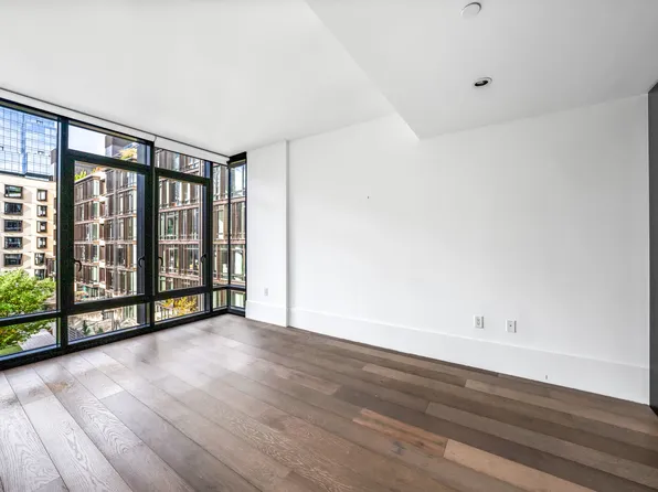 429 Kent Avenue image 4 of 18