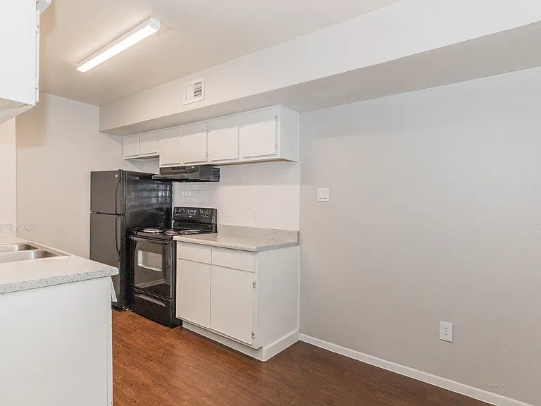 1410 Martinsville St — Photo 15