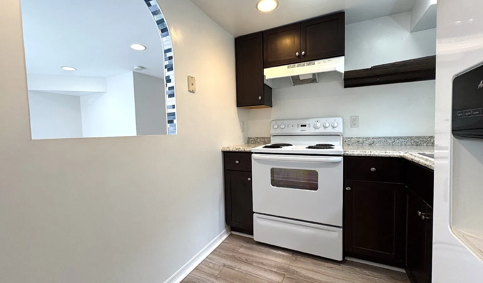 2 bed, 720 sqft, $1,500 — Photo 4