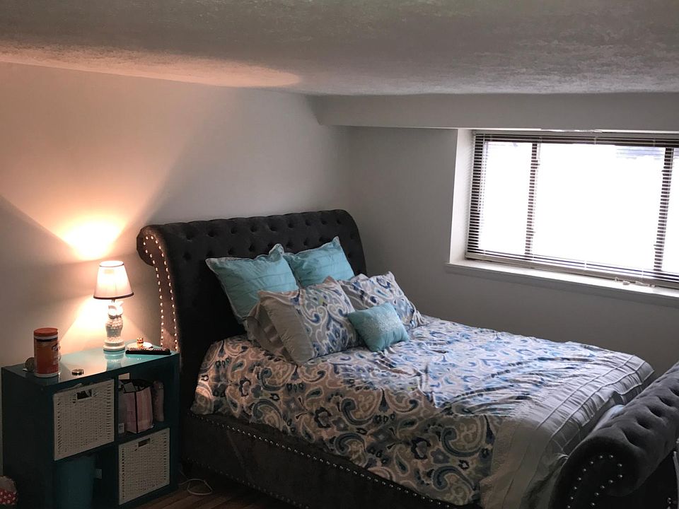 2nd image of 3005 Garden Apartment Dr Unit 13