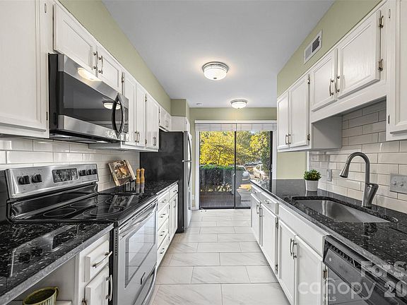 4th image of 5803 Sharon Rd APT E