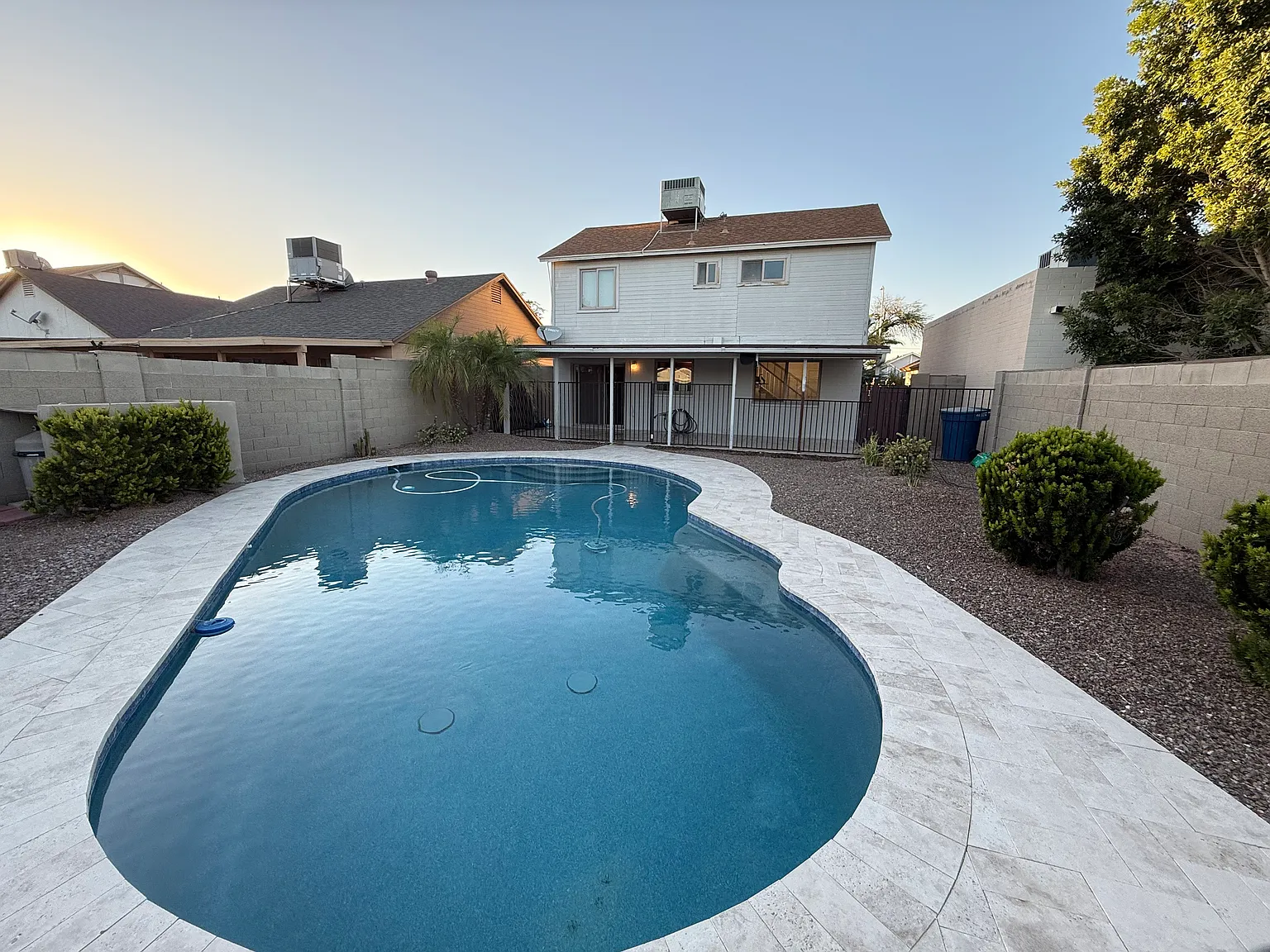 1315 W Straford Dr — Photo 2