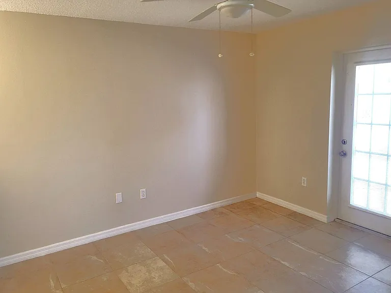 11255 Pendleton Ave A/B — Photo 4