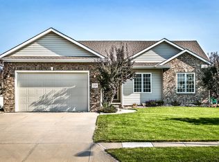 21430 Hampton Dr, Gretna, NE 68028