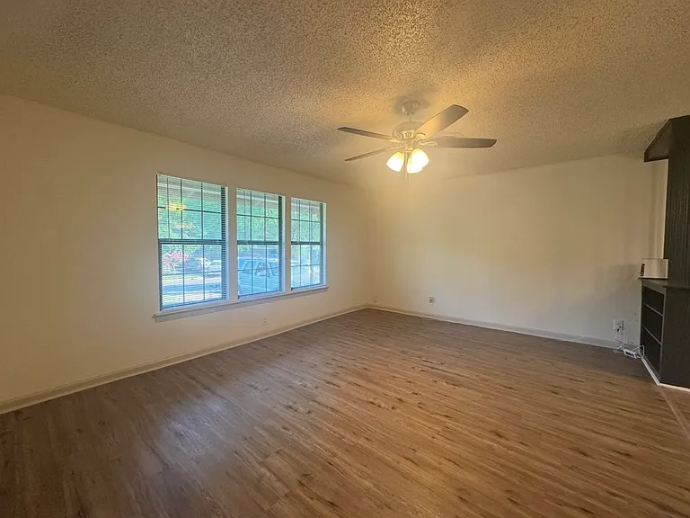 3731 Avenue M — Photo 10