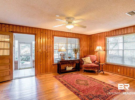 4th image of 210 Seminole Ave