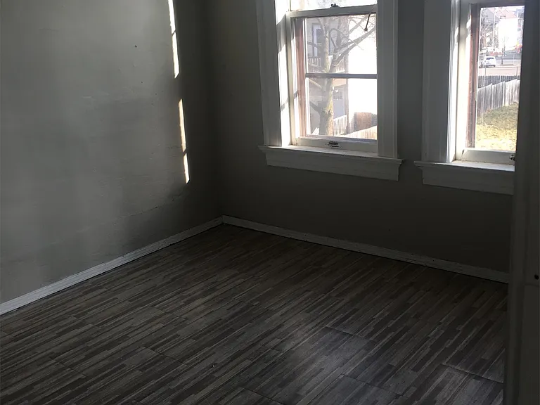 2365 S 7th St — Photo 12