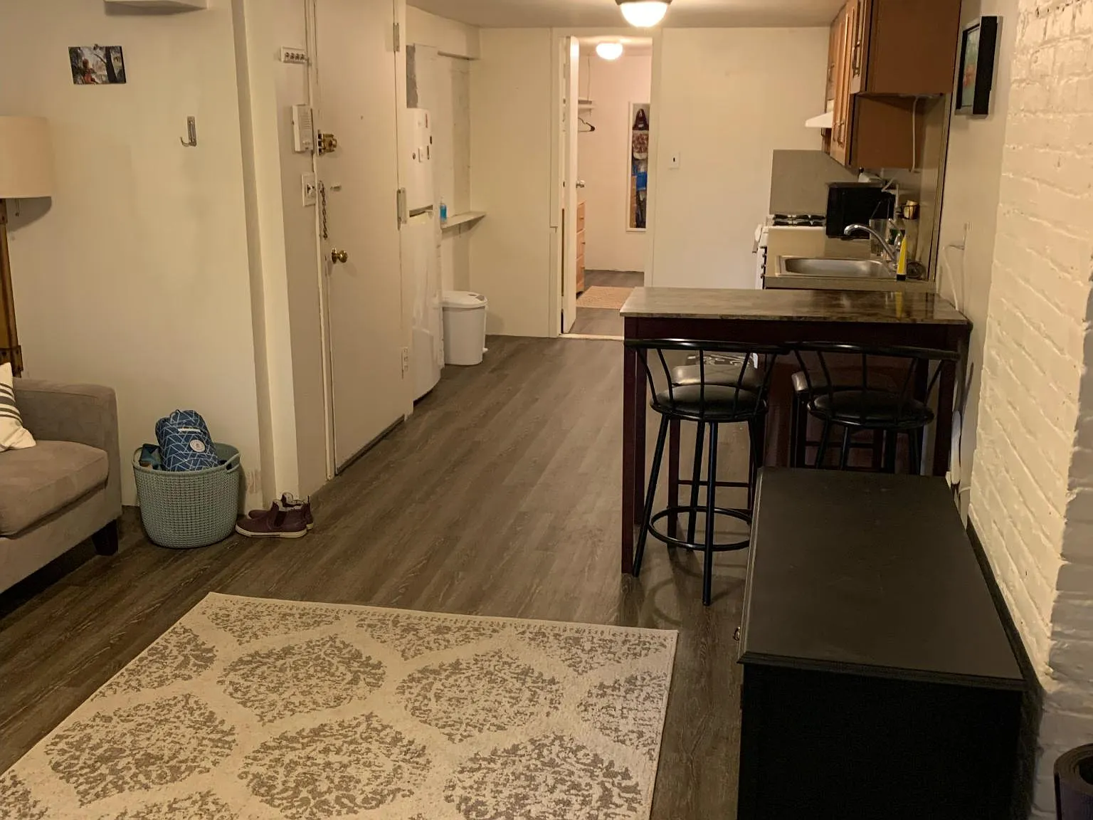 Studio, 650 sqft, $2,200 — Photo 3