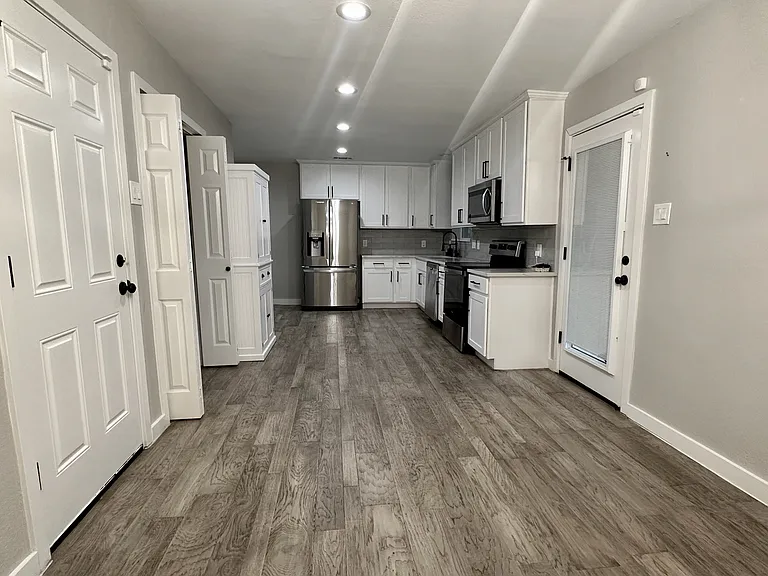2970 Mark Twain Dr — Photo 12