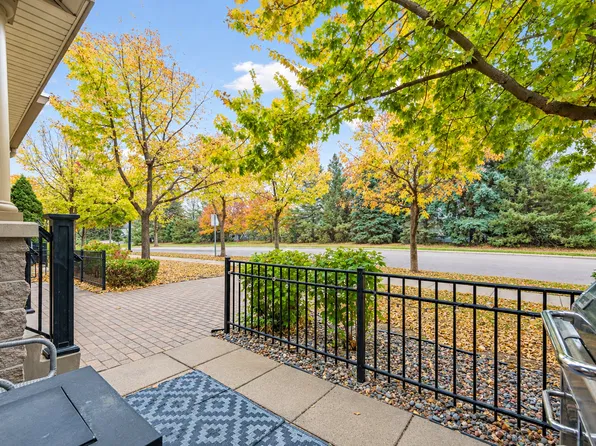 8409 Townsend Dr, Eden Prairie, MN 55344